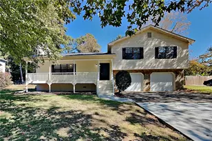 1208 Gate Post Ln, Lawrenceville, GA 30044 - Photo 1