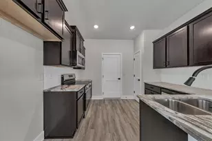 146 Chaucer Ln, Carrollton, GA 30117 - Photo 1