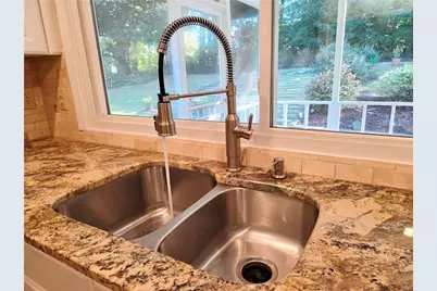 310 Lamplighter Lane SE, Marietta, GA 30067 - Photo 17