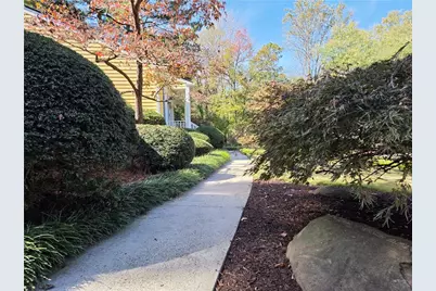 310 Lamplighter Lane SE, Marietta, GA 30067 - Photo 5