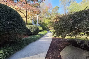 310 Lamplighter Ln SE, Marietta, GA 30067 - Photo 5