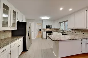 143 Lakeside Dr NW, Kennesaw, GA 30144 - Photo 5