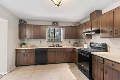 730 Lake Forest Pass, Roswell, GA 30076 - Photo 5
