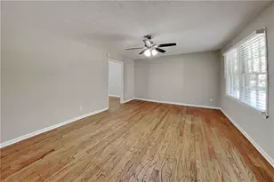 2472 Cedar Wood Ct, Marietta, GA 30068 - Photo 3