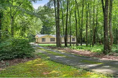 419 Marcella Avenue, Sharpsburg, GA 30277 - Photo 3