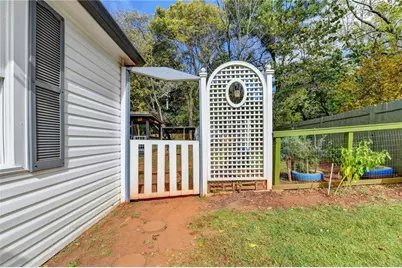 1040 Mable Street SW, Mableton, GA 30126 - Photo 25
