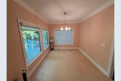 210 Wessex Court, Sandy Springs, GA 30328 - Photo 9
