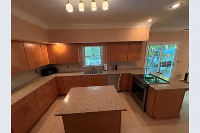 210 Wessex Court, Sandy Springs, GA 30328 - Photo 5