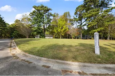 8435 Sundridge Drive, Fairburn, GA 30213 - Photo 5