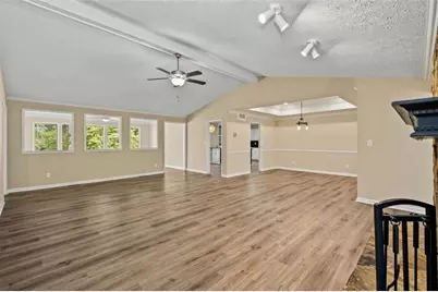 8435 Sundridge Drive, Fairburn, GA 30213 - Photo 13