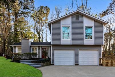 528 Rockborough Terrace, Stone Mountain, GA 30083 - Photo 1