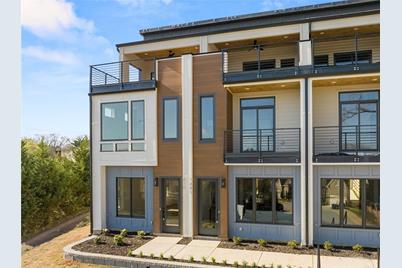 422 Forrest Avenue, Gainesville, GA 30501 - Photo 1