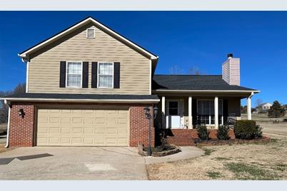 5472 Riverchase Drive, Flowery Branch, GA 30542 - Photo 1
