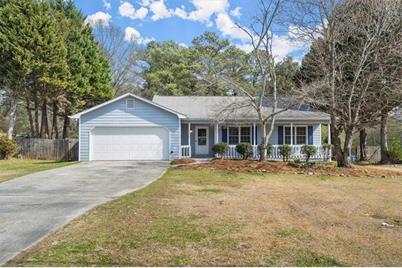 2930 Highpoint Road - Photo 1