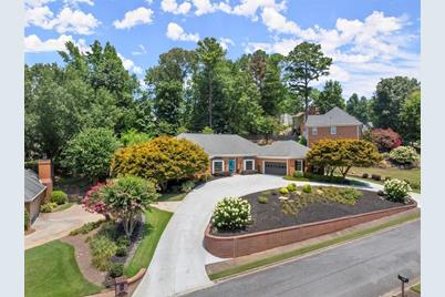 895 Banford Court NE, Marietta, GA 30068 - Photo 1