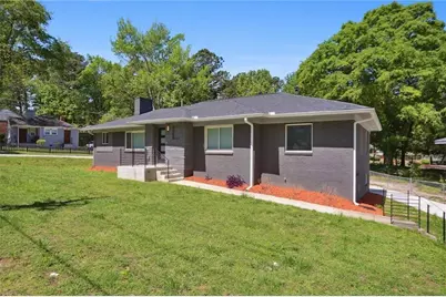 240 W Lake Avenue NW, Atlanta, GA 30314 - Photo 1