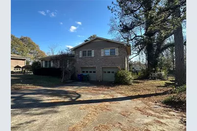 2110 E Cherokee Drive, Woodstock, GA 30188 - Photo 1