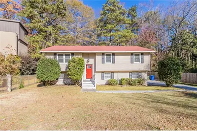 633 Larchmont Circle NW, Atlanta, GA 30318 - Photo 1