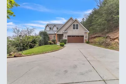 2015 Eagle Point Drive, Dalton, GA 30720 - Photo 1