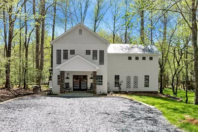 1040 Golden Avenue, Dahlonega, GA 30533 - Photo 1