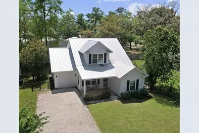 1107 Wayne Street, Darien, GA 31305 - Photo 1