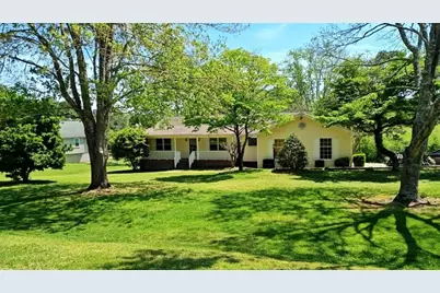 4614 Pond House Road, Flowery Branch, GA 30542 - Photo 1