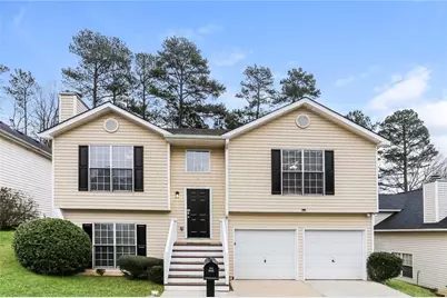 820 Tradd Court, Stone Mountain, GA 30087 - Photo 1
