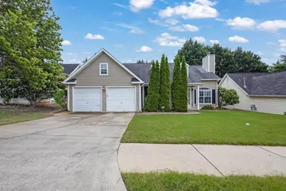 3020 Meadow Glen Pass, Fairburn, GA 30213 - Photo 1