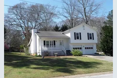 620 Hunter Cove Ln, Loganville, GA 30052 - Photo 1