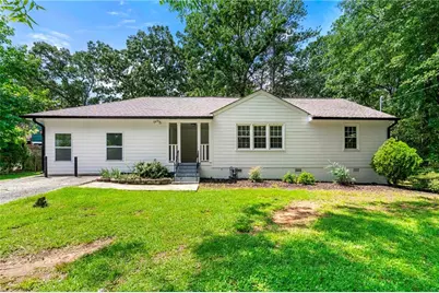 381 Warner Street SE, Marietta, GA 30060 - Photo 1