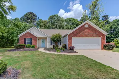 738 Baskins Circle, Winder, GA 30680 - Photo 1