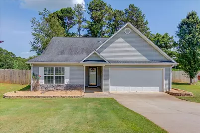 184 Huntington Lane, Commerce, GA 30529 - Photo 1