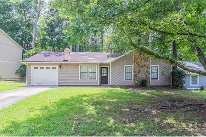 914 Hemingway Road, Stone Mountain, GA 30088 - Photo 1