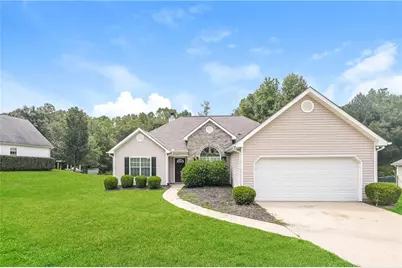 640 Magnolia Drive, Loganville, GA 30052 - Photo 1