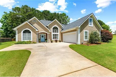 215 Fieldstone Way, Newnan, GA 30265 - Photo 1