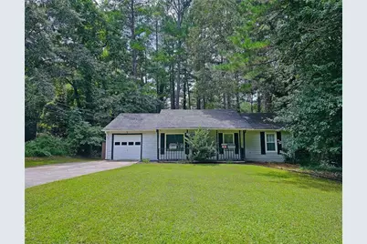 1389 Rockmoor Circle, Stone Mountain, GA 30088 - Photo 1
