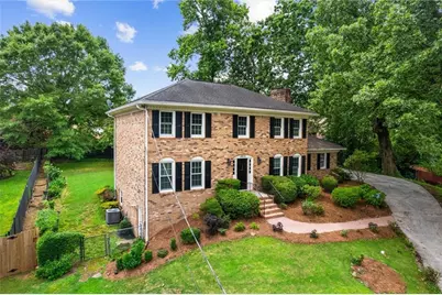 3013 Huntshire, Doraville, GA 30340 - Photo 1