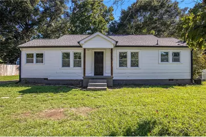 118 E Kimball Street, Winder, GA 30680 - Photo 1