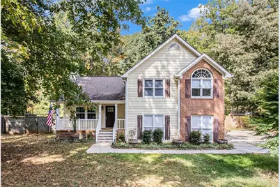 147 Crossroads Est Drive, Newnan, GA 30265 - Photo 1