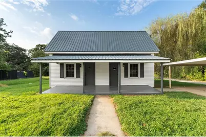 135 Peachtree Street, Griffin, GA 30223 - Photo 1