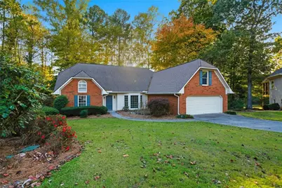5573 Fallsbrook Trace NW, Acworth, GA 30101 - Photo 1