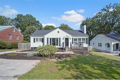 1370 Centra Villa Drive SW, Atlanta, GA 30311 - Photo 1