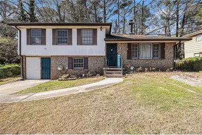 989 Queen Elizabeth Way, Morrow, GA 30260 - Photo 1