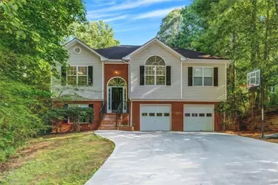 1061 Plantation Boulevard SE, Conyers, GA 30094 - Photo 1