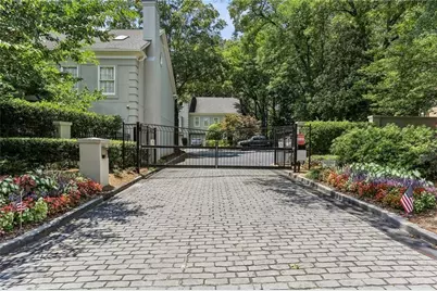 2466 Brookhaven Place NE, Brookhaven, GA 30319 - Photo 1