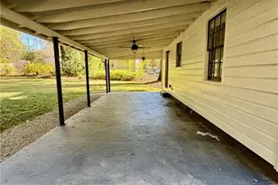 635 Valley Brook Rd, Scottdale, GA 30079 - Photo 17