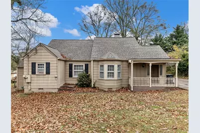 1093 Enota Avenue NE, Gainesville, GA 30501 - Photo 1