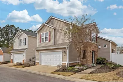 194 W Oaks Place, Woodstock, GA 30188 - Photo 1