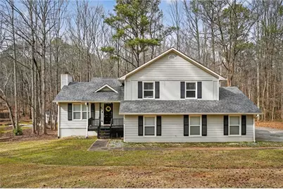 135 Ashley Creek, Newnan, GA 30263 - Photo 1