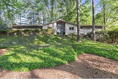 1096 Oxford Crescent NE, Atlanta, GA 30319 - Photo 1
